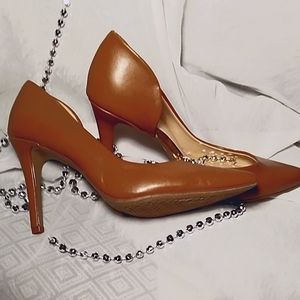 || Mossimo || Pointed Toe Tan Heels